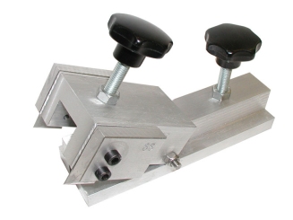 Ausklinkstanze für große Auflagedichtung